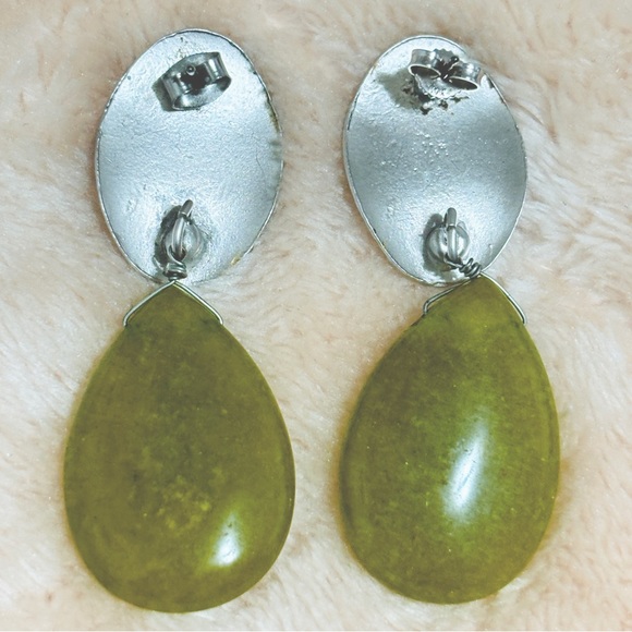 Vintage Bohemian Gold & Olive Teardrop  Jaded Stone Earrings - Picture 2 of 3